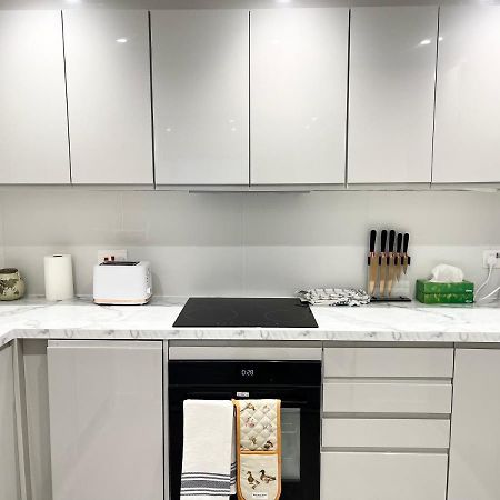 Lovely 1 Bed Apartment, 15Mins From Central Лондон Экстерьер фото