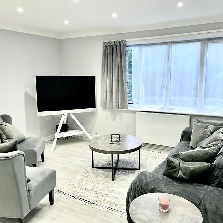 Lovely 1 Bed Apartment, 15Mins From Central Лондон Экстерьер фото