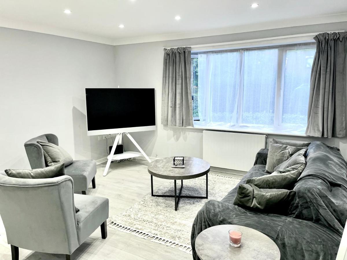 Lovely 1 Bed Apartment, 15Mins From Central Лондон Экстерьер фото
